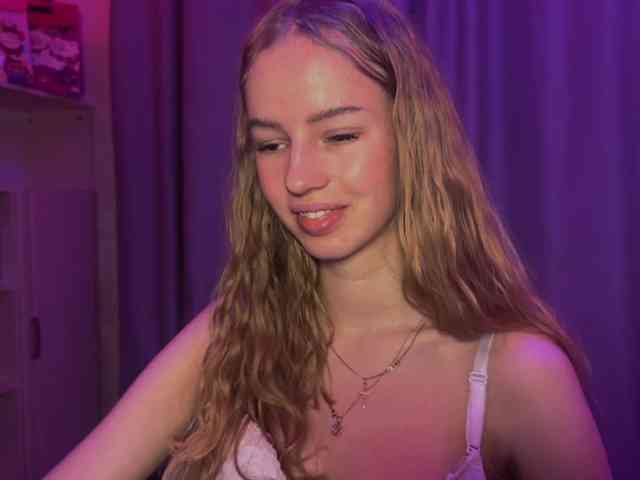 SweetyWhisper webcam