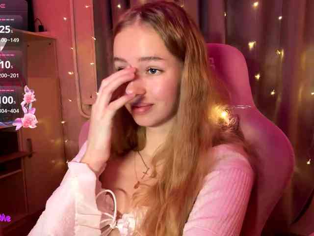 SweetyWhisper webcam