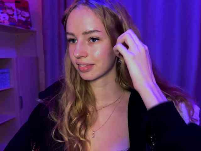 SweetyWhisper webcam