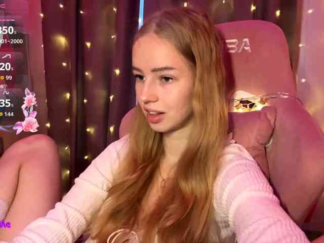 SweetyWhisper webcam