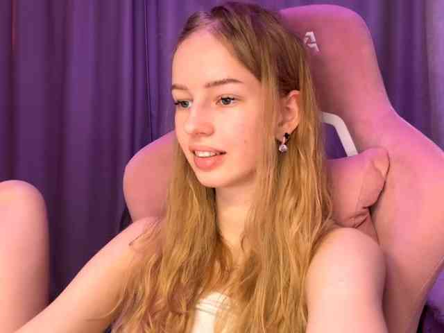 SweetyWhisper webcam