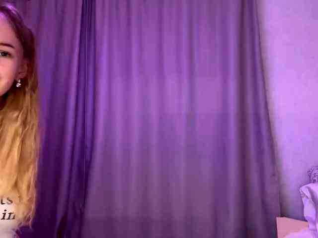 SweetyWhisper webcam