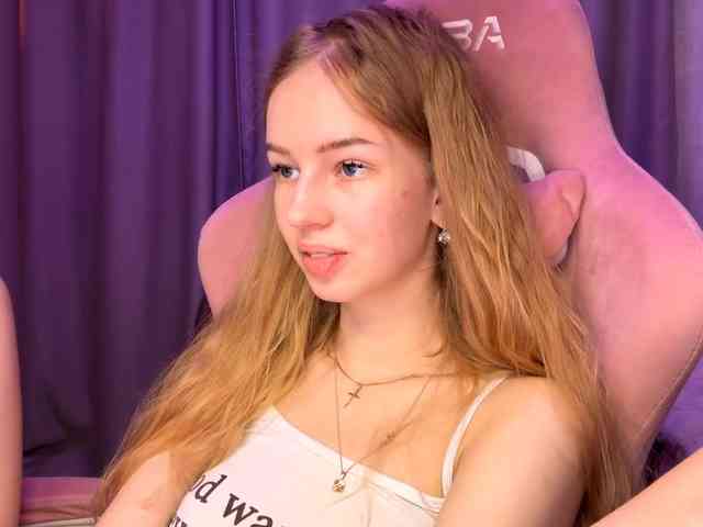 SweetyWhisper webcam