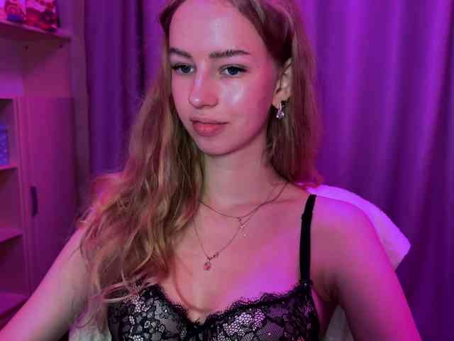 SweetyWhisper webcam