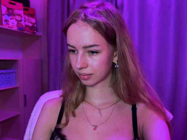 SweetyWhisper webcam