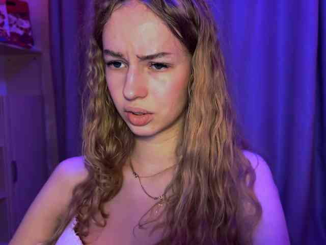 SweetyWhisper webcam