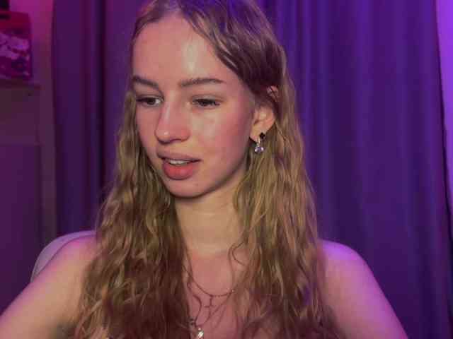 SweetyWhisper webcam