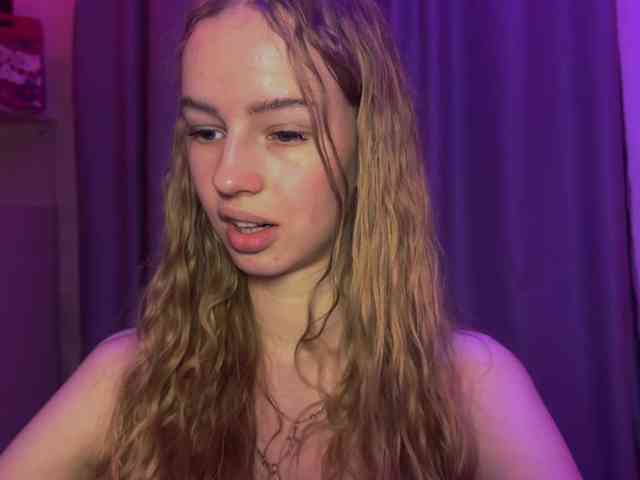 SweetyWhisper webcam