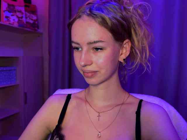 SweetyWhisper webcam