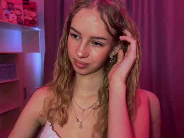 SweetyWhisper webcam