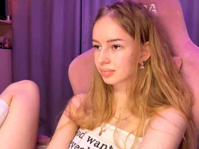 SweetyWhisper webcam