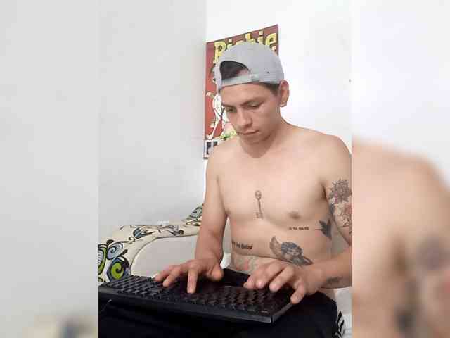 thomasjons Live Webcam on BongaCams