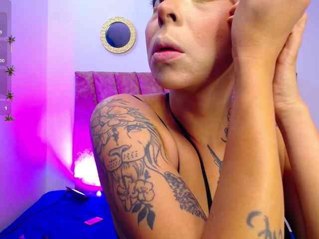 scarlet-jones webcam