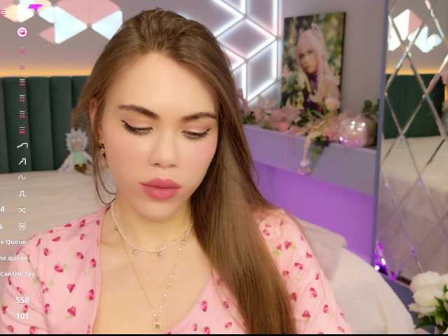 MimiForce's BongaCams show and profile