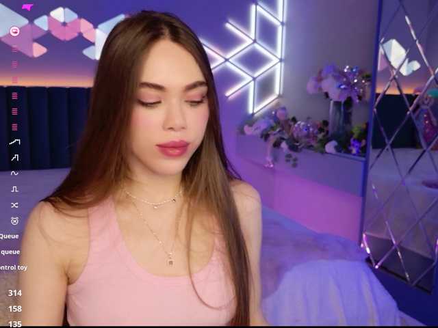 MimiForce's BongaCams show and profile