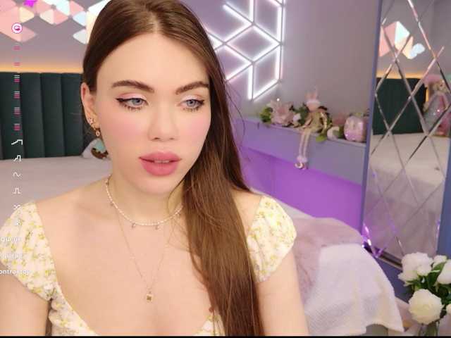 MimiForce's BongaCams show and profile