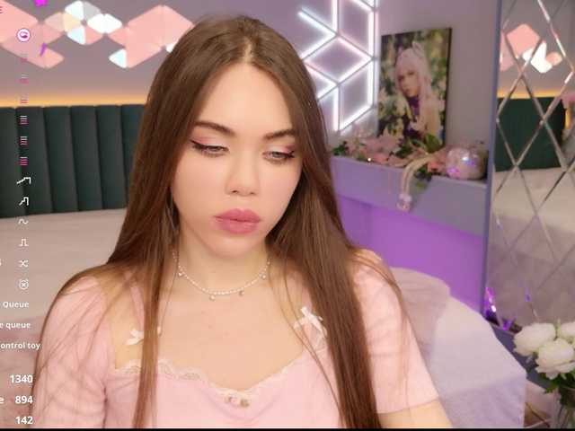 MimiForce's BongaCams show and profile