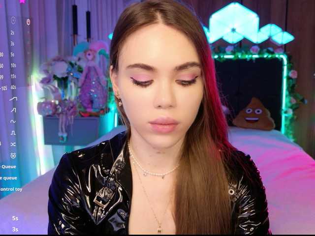 MimiForce's BongaCams show and profile