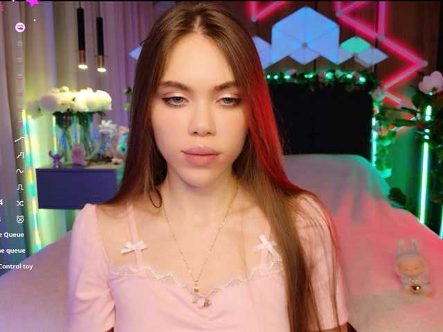 MimiForce – webcam model profile photo