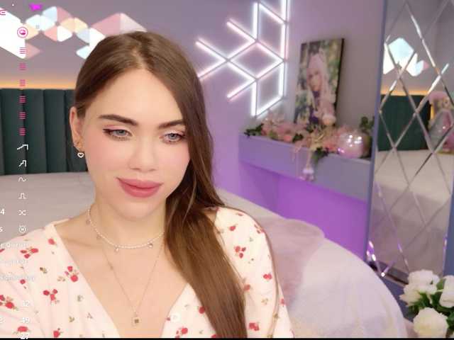 MimiForce's BongaCams show and profile