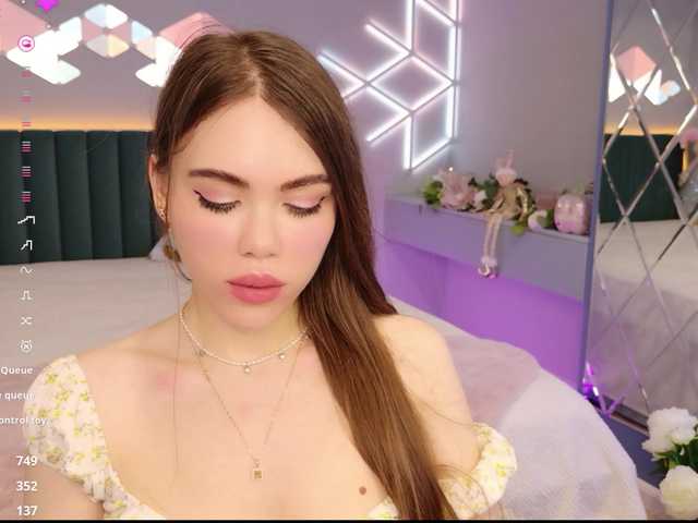 MimiForce's BongaCams show and profile