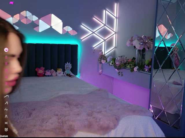 MimiForce's BongaCams show and profile