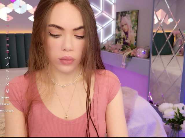 MimiForce's BongaCams show and profile