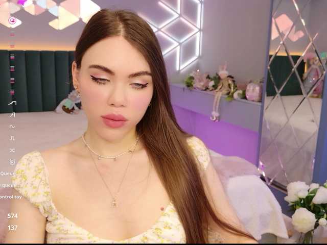 MimiForce's BongaCams show and profile