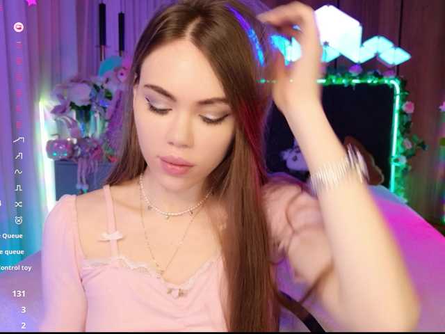 MimiForce's BongaCams show and profile