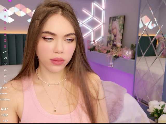 MimiForce's BongaCams show and profile