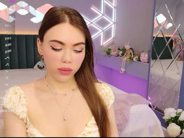 MimiForce's BongaCams show and profile