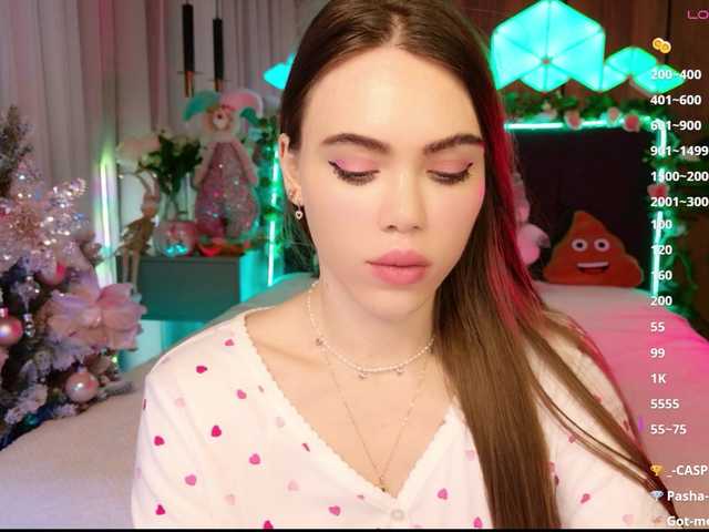 MimiForce's BongaCams show and profile