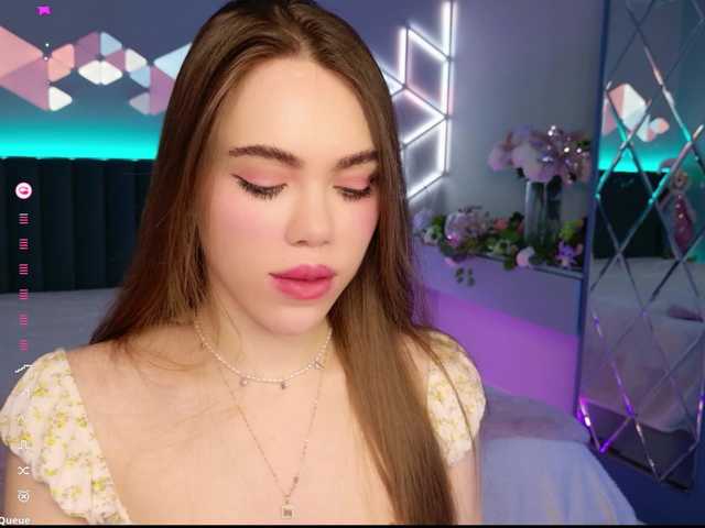 MimiForce's BongaCams show and profile