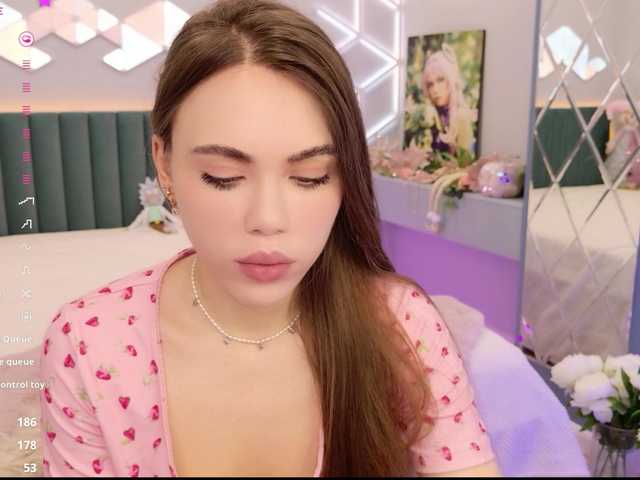 MimiForce's BongaCams show and profile