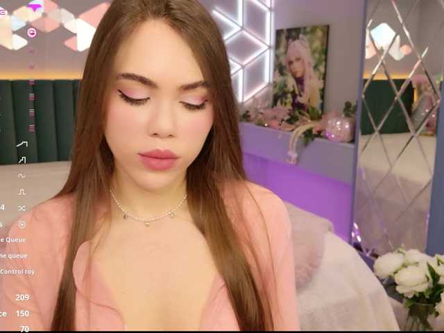 MimiForce's BongaCams show and profile