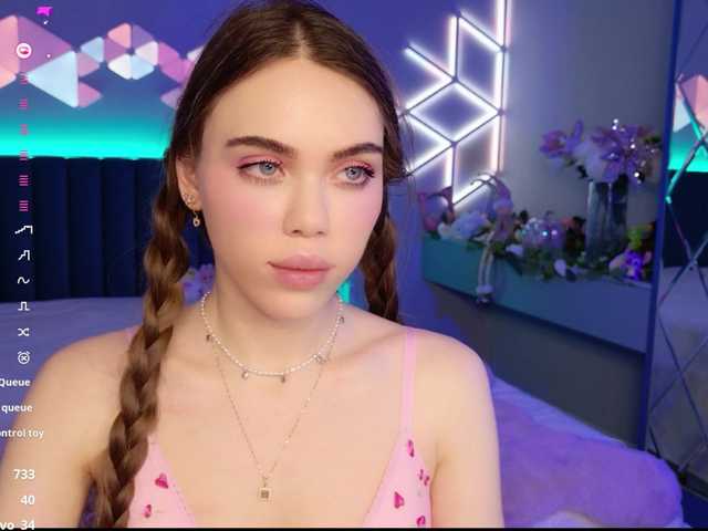 MimiForce's BongaCams show and profile