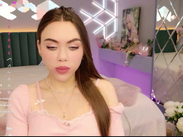 MimiForce's BongaCams show and profile