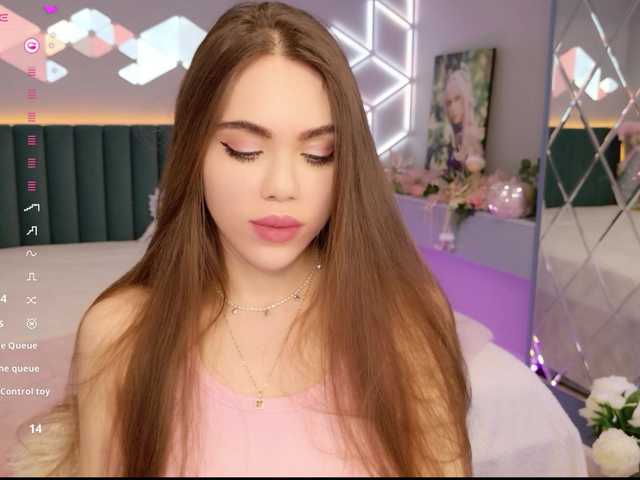 MimiForce's BongaCams show and profile