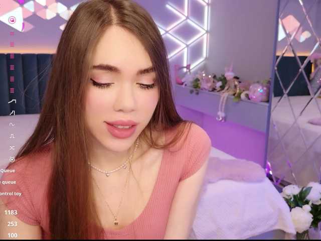 MimiForce's BongaCams show and profile