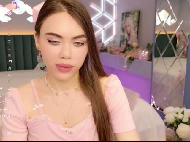 MimiForce's BongaCams show and profile