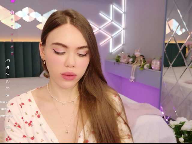 MimiForce's BongaCams show and profile