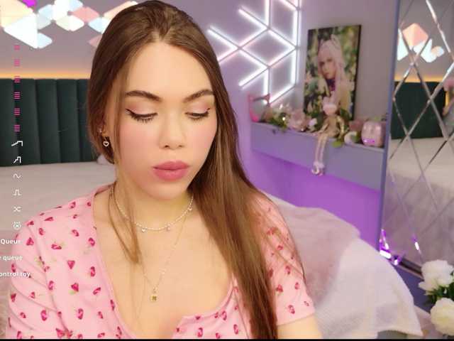 MimiForce's BongaCams show and profile