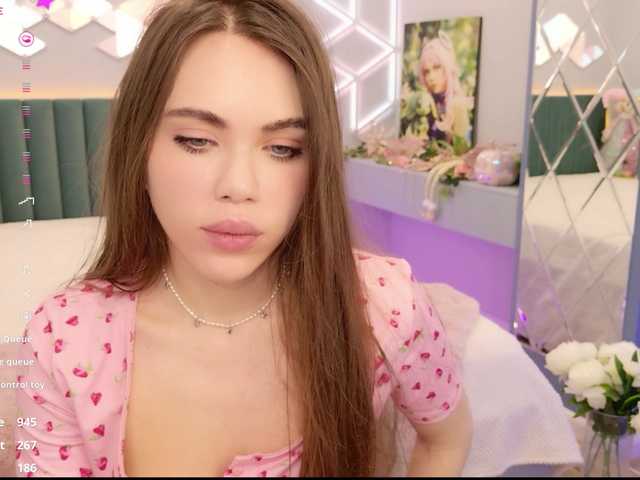 MimiForce's BongaCams show and profile