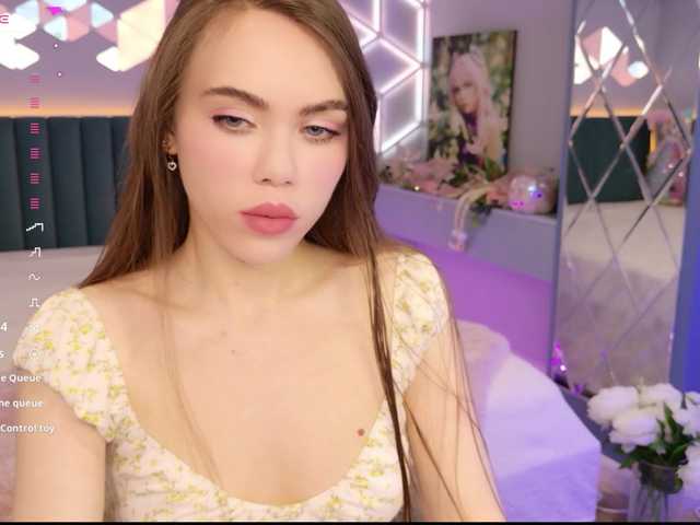 MimiForce's BongaCams show and profile