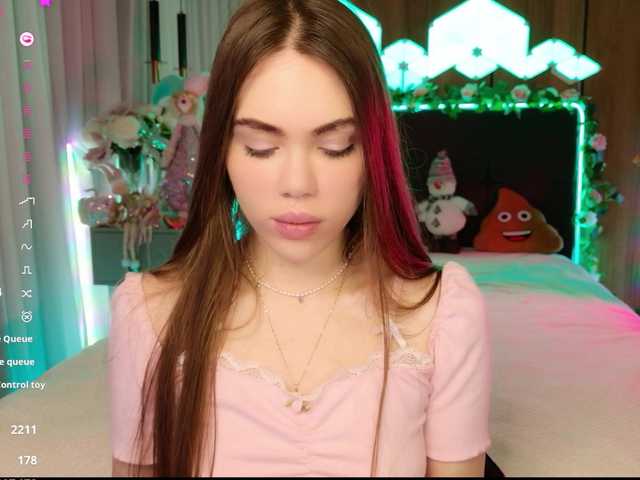 MimiForce's BongaCams show and profile