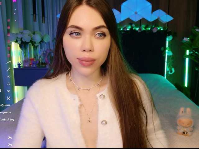 MimiForce's BongaCams show and profile