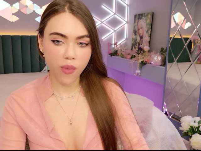 MimiForce's BongaCams show and profile