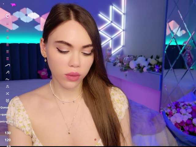 MimiForce's BongaCams show and profile