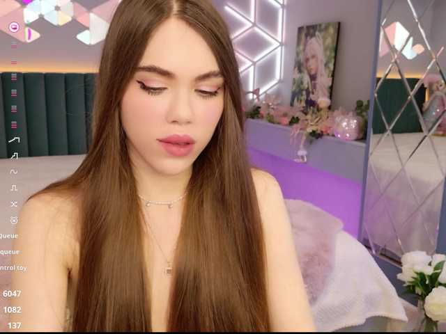 MimiForce's BongaCams show and profile