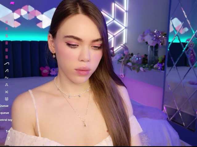 MimiForce's BongaCams show and profile